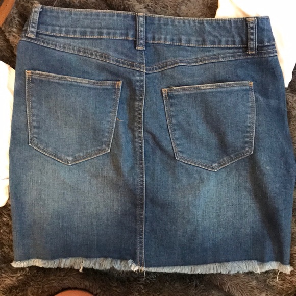 Super cute simply Jean skirt. - Picture 3 of 4